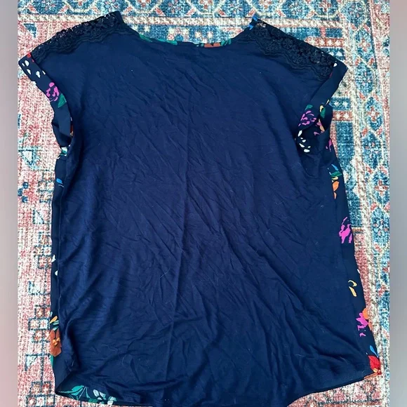 Fortune + Ivy (stitch fix) like new medium navy floral top - Picture 4 of 4